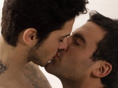 GAY KISSING