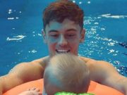 tom_daley_baby_swim