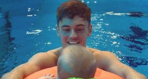 tom_daley_baby_swim