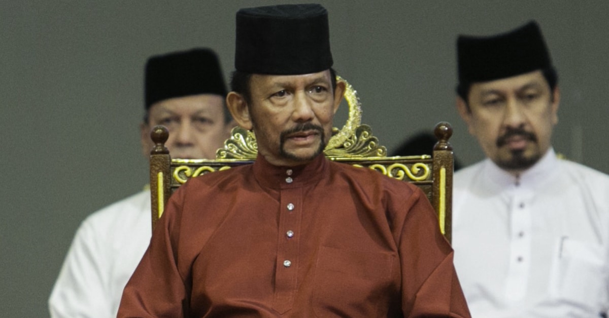 Sultan Of Brunei Returns Oxford University Degree Over Anti Lgbt Backlash Meaws Gay Site 