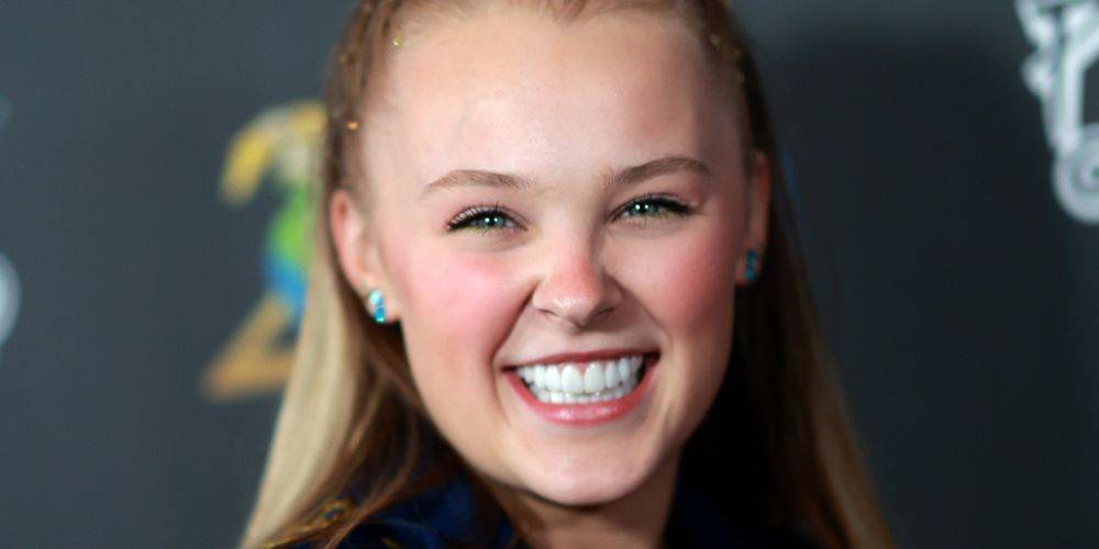 JoJo Siwa Reflects on Coming Out as Queer at 17