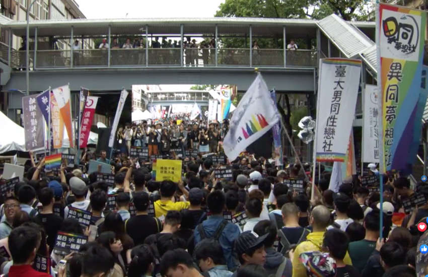 Same-sex marriage supporters gather outside Taiwan's parliament (Photo: Facebook)