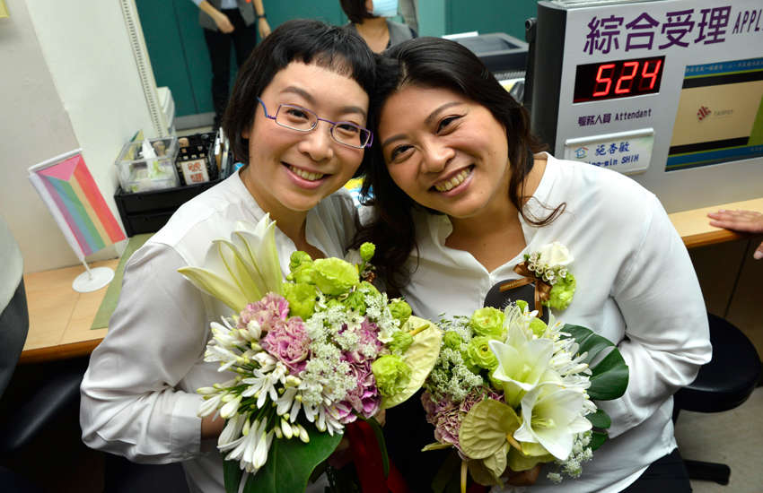 Ya-ting and Mei-yu were one of the first couples to register in Taipei (Photo: Provided)