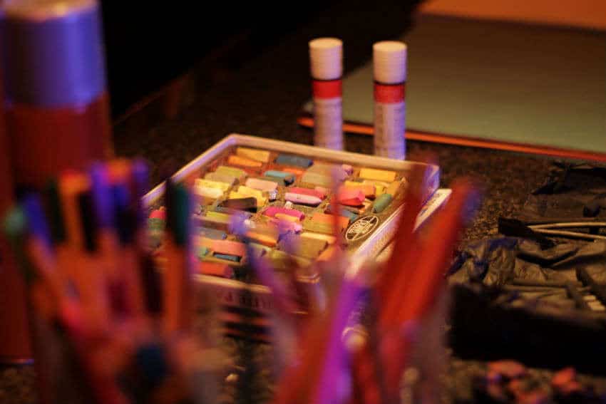 Artist materials are provided at each Starkers event